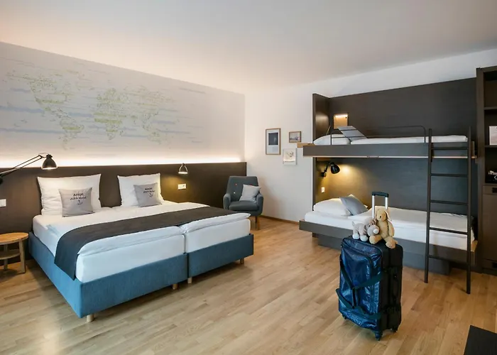 Jufa Hafencity 4*