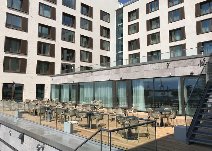 Hotel Jufa Hafencity 4*