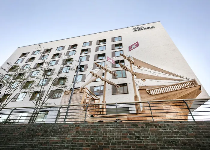 Jufa Hafencity Hotel 4*