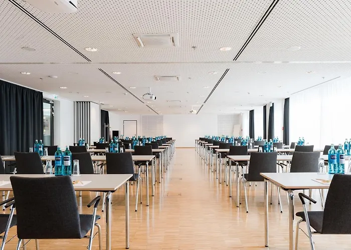 Jufa Hafencity 4*